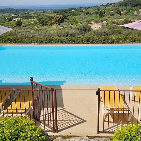 Holiday home Paradizu, Vue Imprenable En Provence